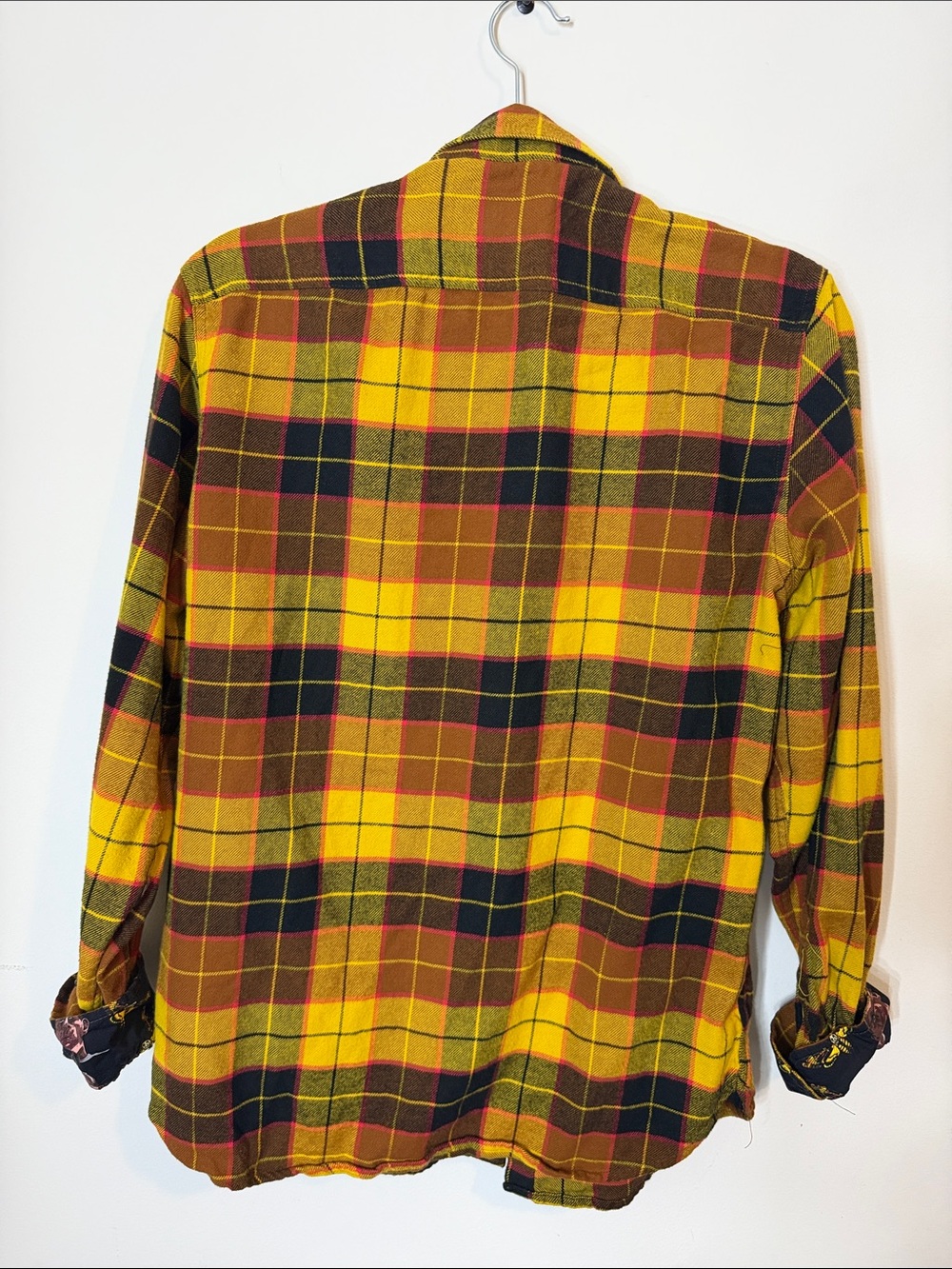 Middle of Beyond Silence of the Lambs Plaid Flannel Shirt - Picture 6 of 6